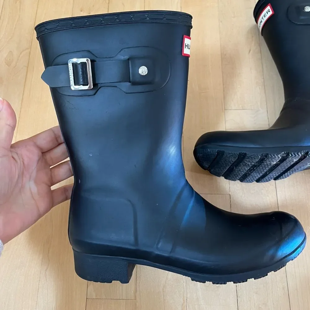 Hunter Women's Original Tour Short Rain Boots in Black 6